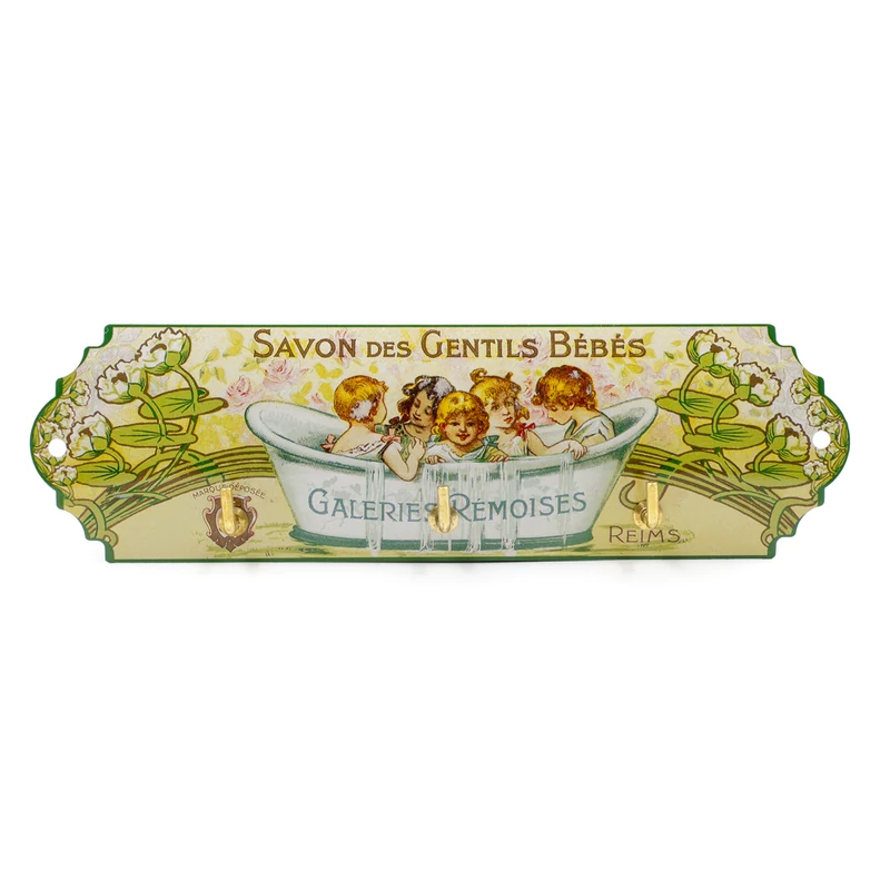 Kicsi 3 agu fem fali akaszto furdozo gyerekekkel
