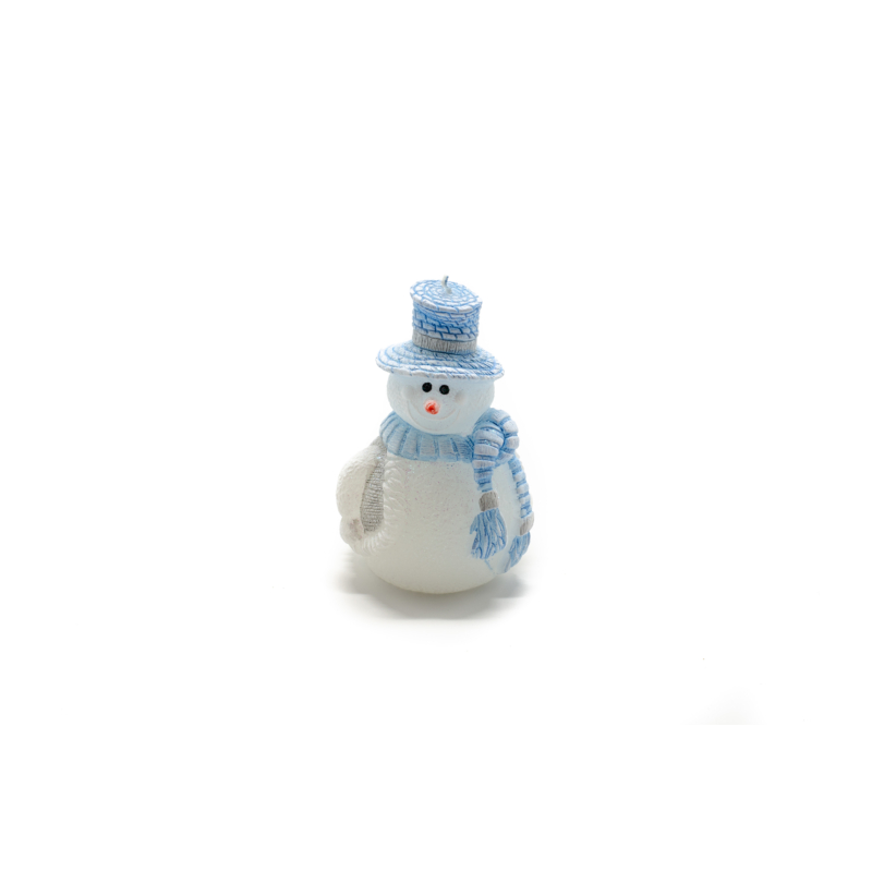 Igényesen kidolgozott hóember gyertya kék kalapban és sálban