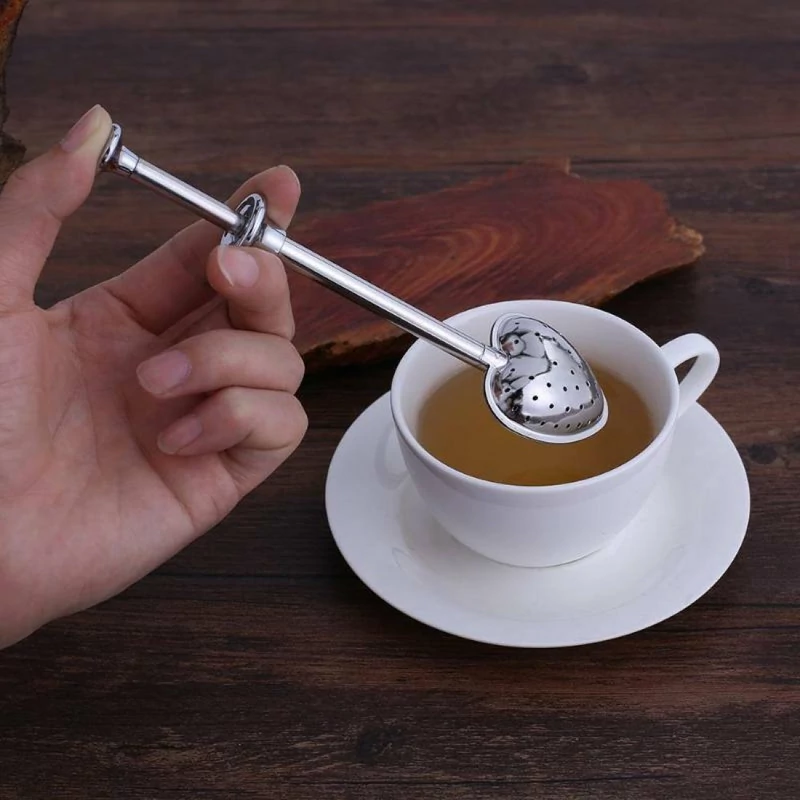 Szív alakú teatojás, nyomógombos