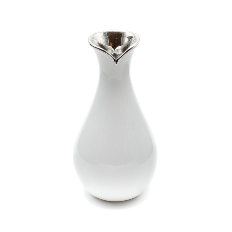 Fehér ezüst szájú váza