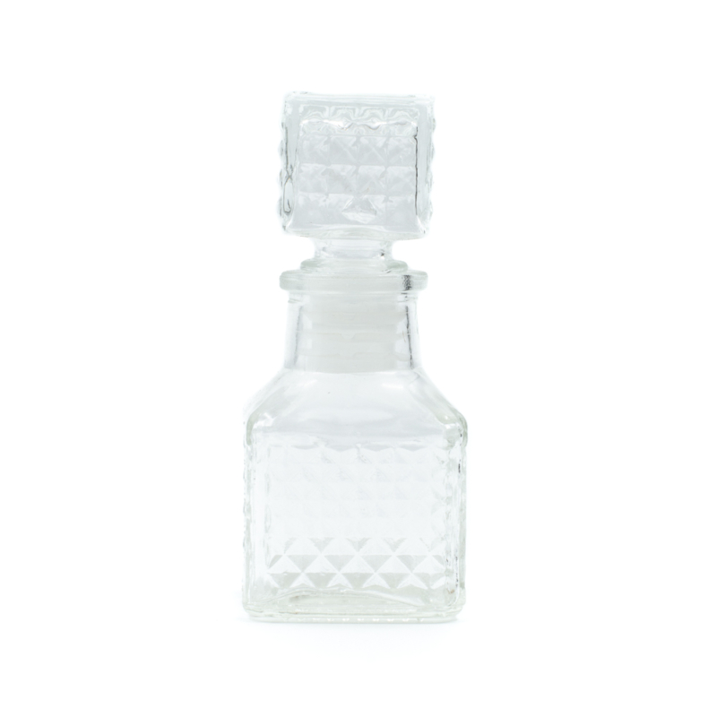 Üveg négyzet alakú parfümös üvegcse, négyzet alakú üveg dugóval